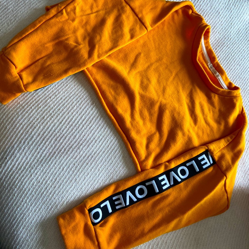 Crop top sweater